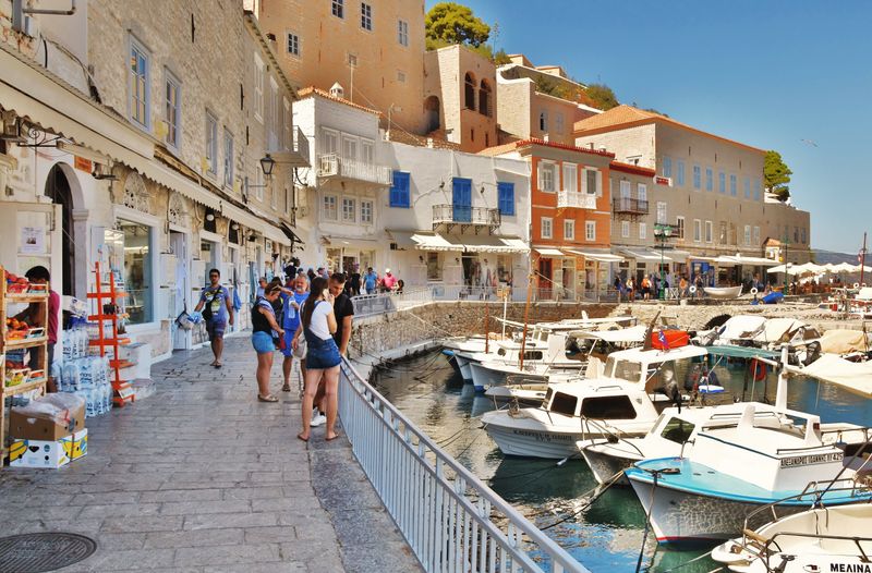 Hydra, the harbor.