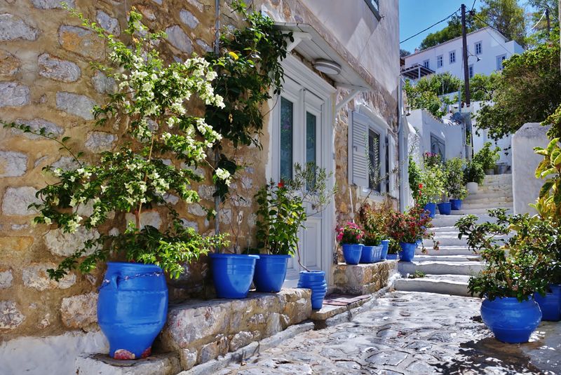 Walking in the alleys of Hydra.
