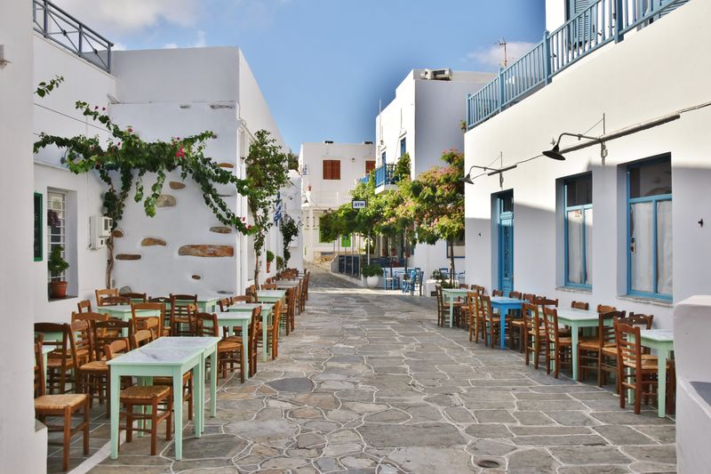 Early morning in the alleys of Apollonia.