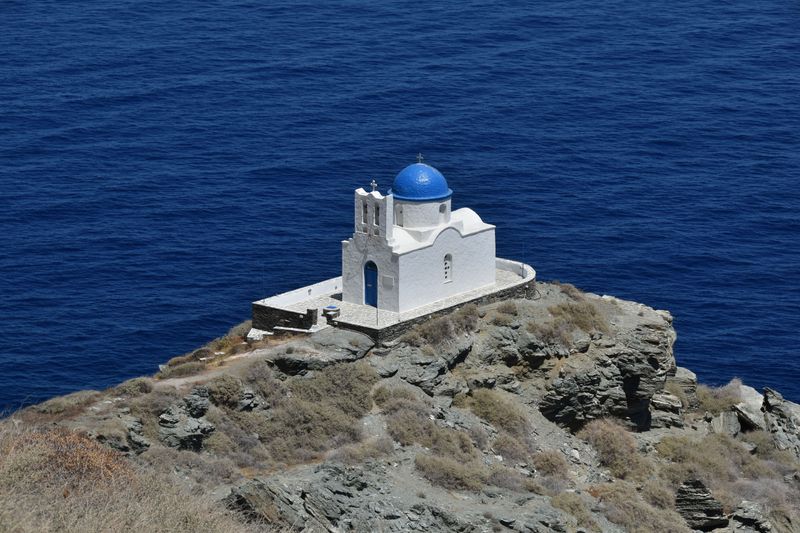 The church of the Seven Martyrs (Eftamartiros) at Kastro.