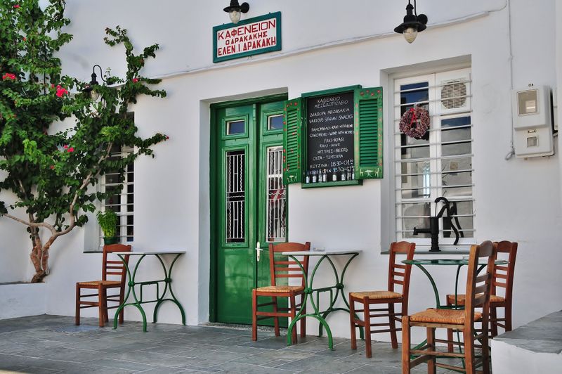 Drakakis coffee house (kafeneion) in Apollonia.