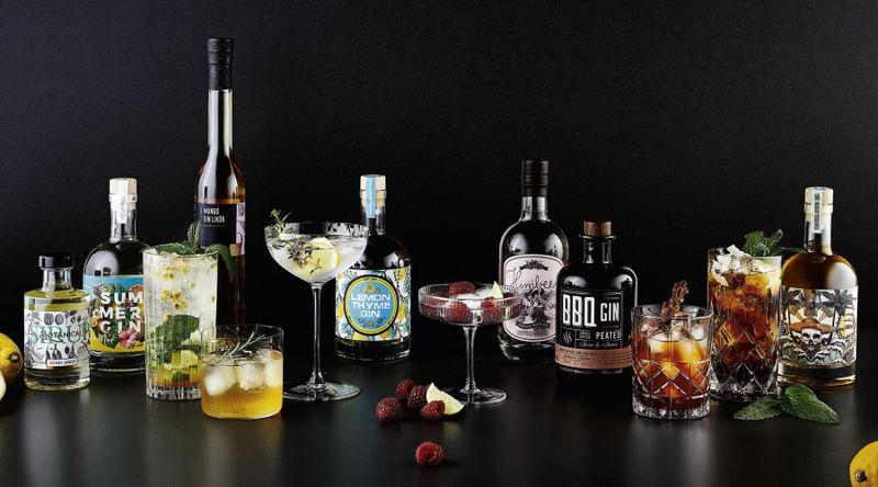 Sommer Cocktails: Erforsche die farbenfrohe Welt erfrischender Genüsse