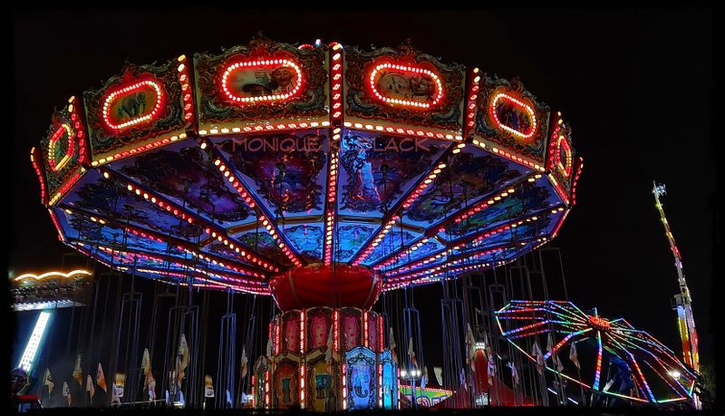 OC FAIR NEON LIGHTS 