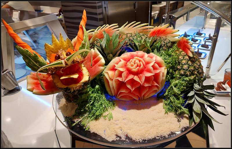 DRAGON FRUIT DISPLAY