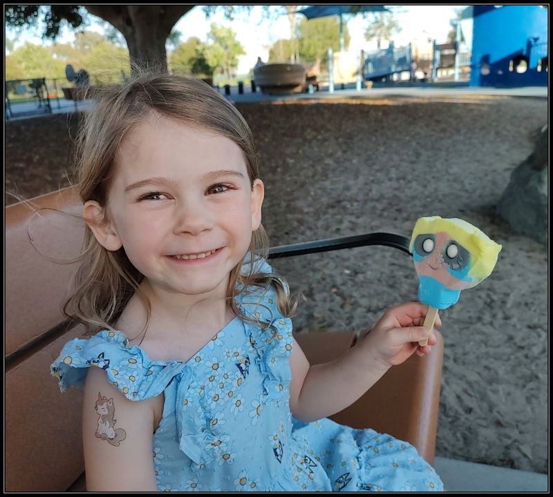 ICE CREAM AT THE PARK