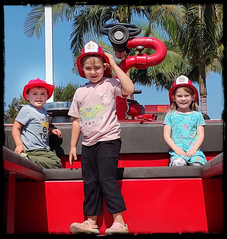 FIRE ENGINE FRIENDS