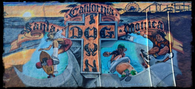 SANTA MONICA DOGTOWN MURAL