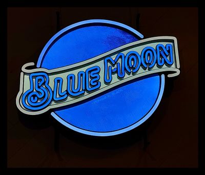 BLUE MOON NEON