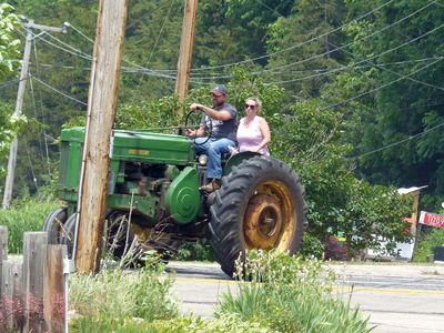 25 Jun Tractor Parade