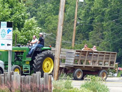 27 Jun Tractor Parade