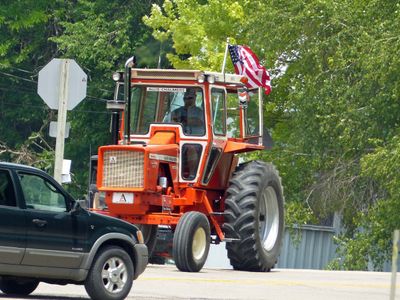 28Jun Tractor Parade