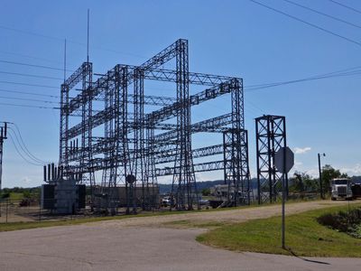 Old transmission towers, WI side