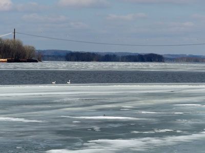 3 Mar Looking toward the Iowa side