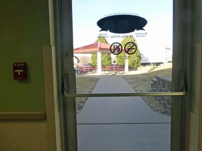 15 Mar Outside break area