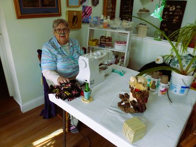 7 Apr Suzy sewer