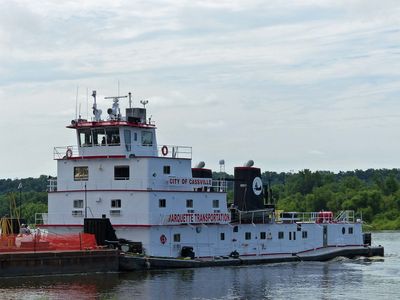 The tow boat City of Cassville