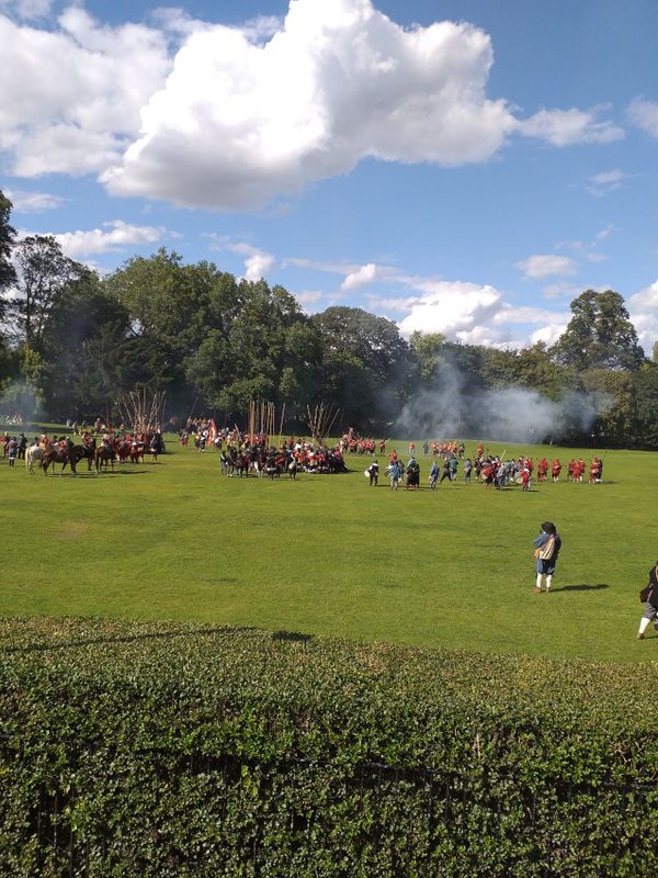 Pikeman clash again