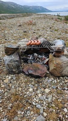 Onderweg even de barbecue aan gestoken Vardų - Noorwegen