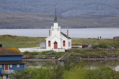 Oude kerk in een Noords vissers dorpje Vardų - Noorwegen
