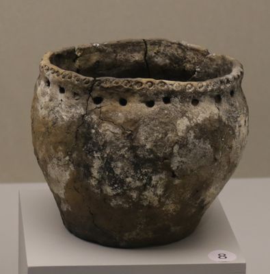 Andronovo culture, vase with finger print decoration