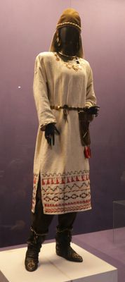 Bronze Age women's dress