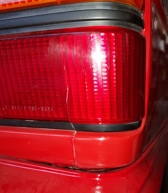 112.jpg  Lens crack