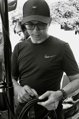 SHOOTING PEOPLE SHOOTING