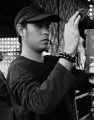 SHOOTING PEOPLE SHOOTING