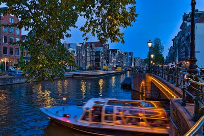 Slowly sneaking through the canals