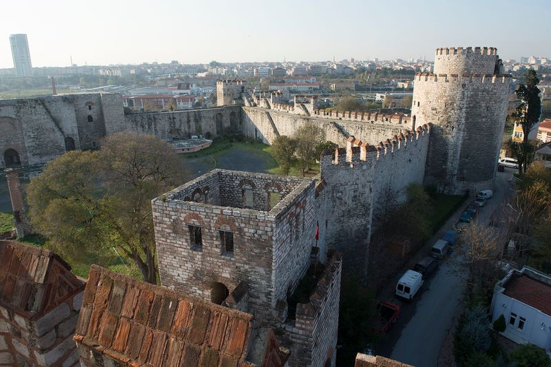 Yedikule Entrance gate from positions (south)east in 2012 6384