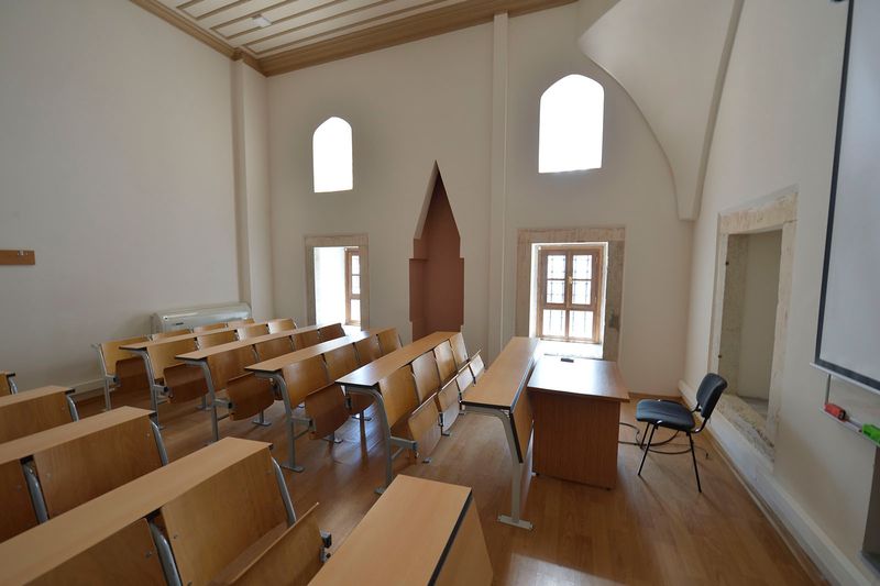 Istanbul Atik Valide Fatih Sultan Mehmet Vakıf University  0538.jpg