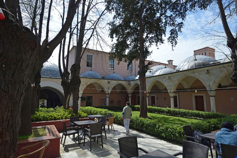 Istanbul Atik Valide Fatih Sultan Mehmet Vakıf University  0542.jpg