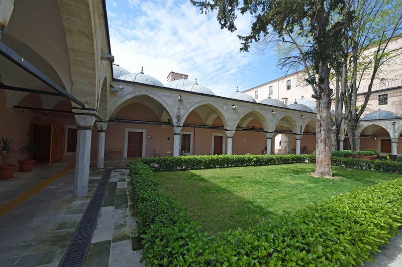 Istanbul Atik Valide Fatih Sultan Mehmet Vakıf University  0545.jpg