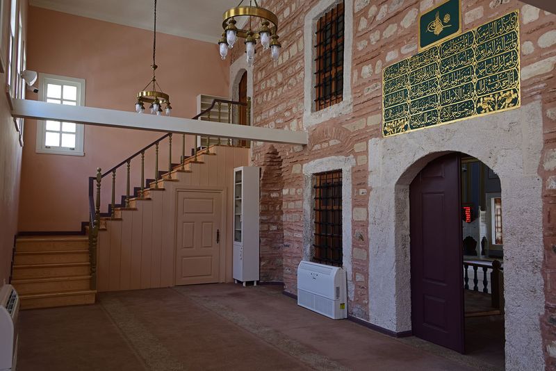 Istanbul Eminzade Hacı Ahmet Paşa Mosque interior 3423.jpg