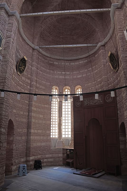Istanbul Fenari Isa Mosque interior south church mihrab 4494.jpg