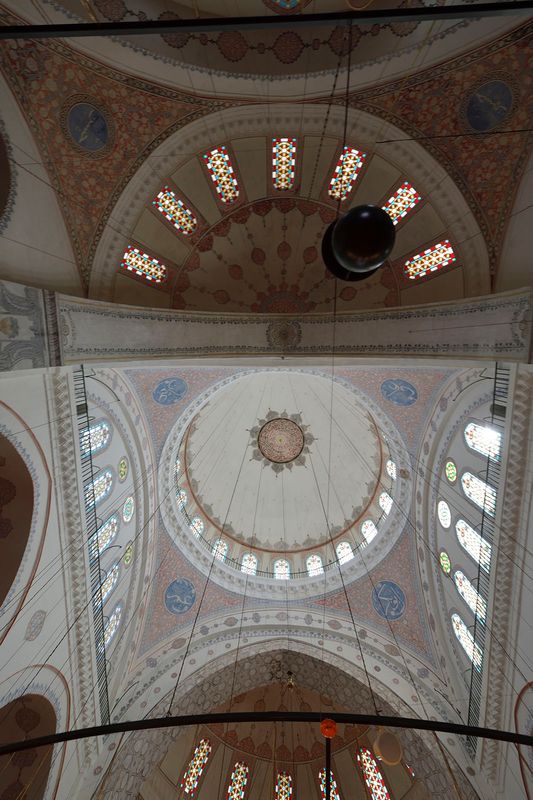 Istanbul Beyazit II mosque interior 0623.jpg