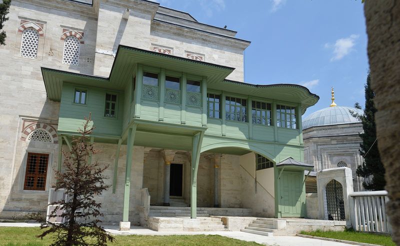 Istanbul Beyazit II mosque wooden outbuilding 0601.jpg