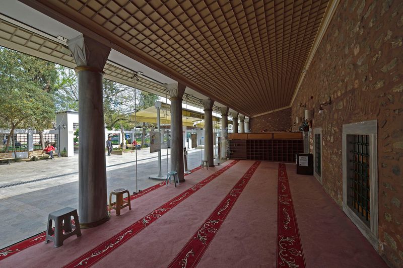 Istanbul Karadavud Pasha Mosque 0507.jpg