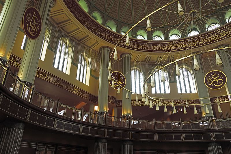 Istanbul Taksim Mosque interior 4132b.jpg