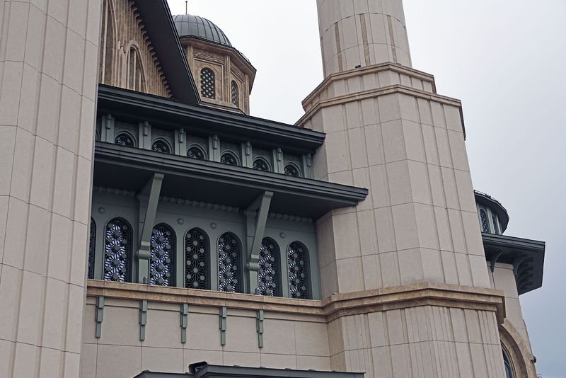 Istanbul Taksim Mosque exterior from nearby 4162.jpg