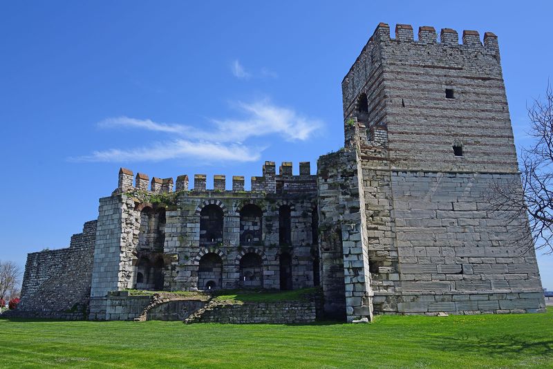 Istanbul Marble Tower 3144.jpg