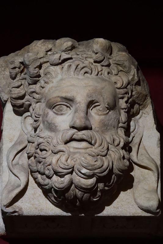Istanbul Archaeology Museum Console Roman Period Aphrodisias 3628.jpg
