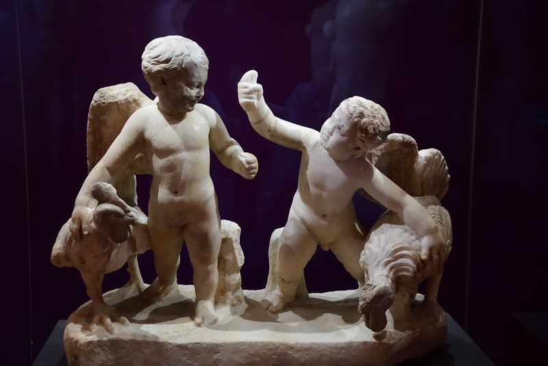 Istanbul Archaeology Museum Erotes in cock-fight 2nd C CE 4342.jpg