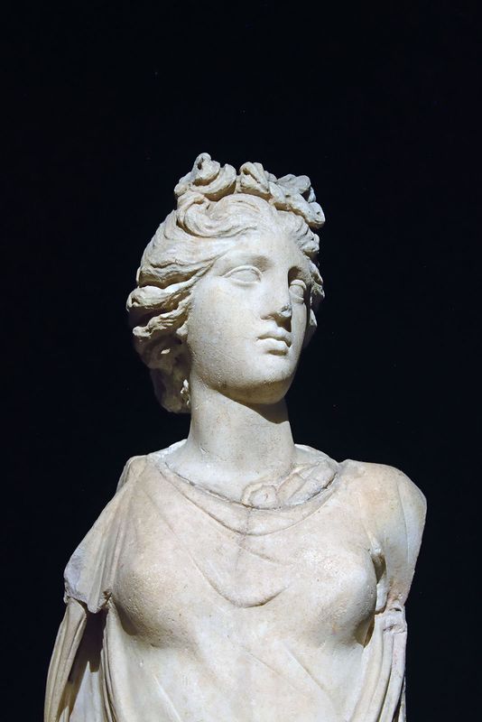 Istanbul Archaeology Museum Statue of Nike Roman Period Cyrene (Libya) 3692.jpg