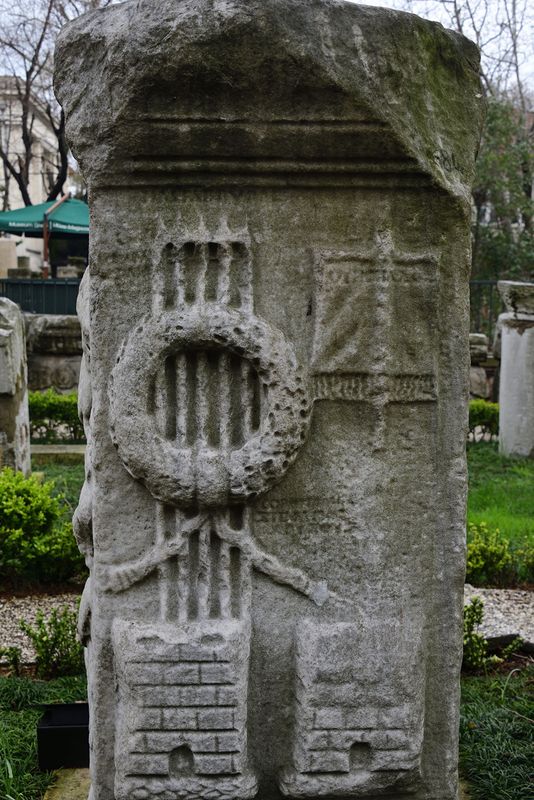 Istanbul Archaeology Museum Statue base of Sextus Vibius Gallus 1st quarter 2nd C CE 2903.jpg