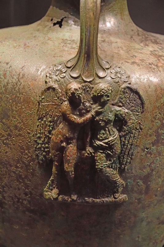 Istanbul Archaeology Museum Hydria 5th C BCE Bursa 4106.jpg