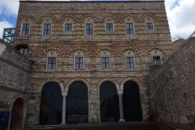 Istanbul Tekfur Saray View of courtyard 3383.jpg