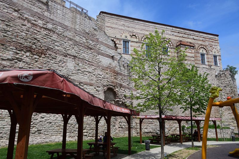 Istanbul Tekfur Saray exterior 3327.jpg
