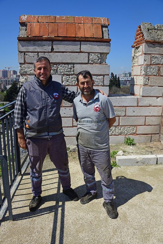 Istanbul Wall to Mevlanakapı 3080.jpg