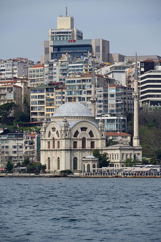 Istanbul Eminn to Sarıyer 13 Dolmabahe Mosque 3164.jpg